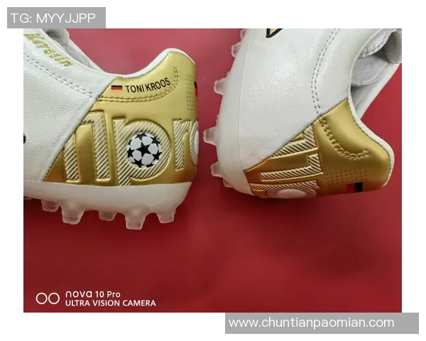 克罗斯足球鞋的魅力与性能解析助你在球场上尽显风采